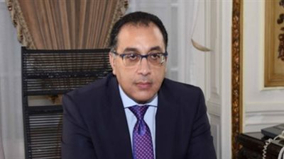 رئيس الوزراء يقدم العزاء لـ«شريف إسماعيل» في وفاة والدته
