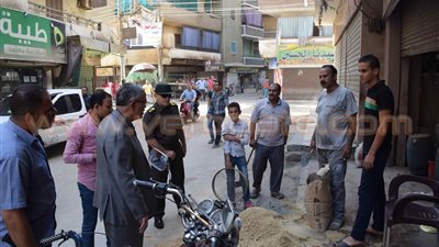 بالصور.. محافظ المنيا يتابع مستوى الخدمات العامة بحي غرب