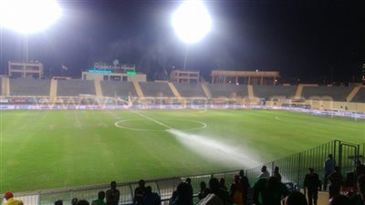 أزمة بين الزمالك والمحلة بسبب «رش الملعب»