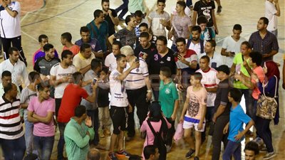 بالصور.. جماهير الزمالك تواصل رحلة البحث عن تذاكر مباراة الوداد