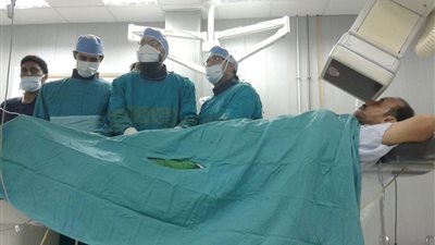 بالصور.. مركز قلب مطروح يركب دعامة دوائية لمريض في إجازة العيد