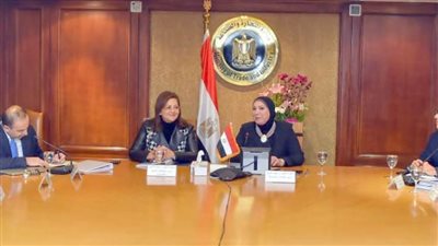 وزيرتا الصناعة والتخطيط يبحثان تحقيق مستهدفات خطط التنمية الشاملة