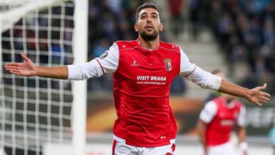 كوكا مع أولمبياكوس في مواجهة نارية أمام ميلان بالدوري الأوروبي