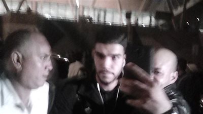 بالصور.. جمهور الأهلي لـ«أزارو» بمطار القاهرة: «العب ما يهمكش»