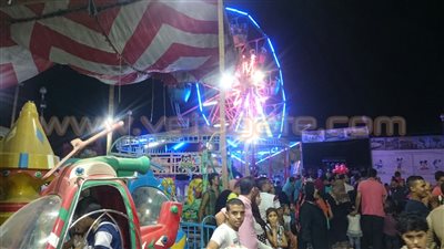 بالصور.. الملاهي الشعبية بالقليوبية «كامل العدد» في آخرأيام العيد