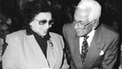 صفية المهندس: بابا شارو اختار عقابى بالزواج