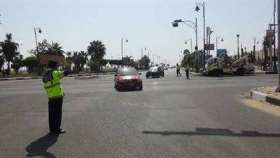 مرور الجيزة: انتشار أمني مكثف لرجال المرور أمام المدارس (فيديو)