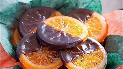 قدمى لأسرتك شرائح البرتقال بالشيكولاتة بطريقة الشيف راشيل