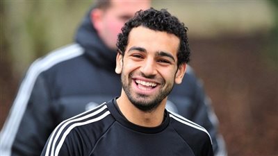 محمد صلاح يحتفل بعيد ميلاده الخامس والعشرين