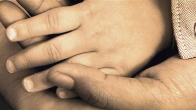 كيف تساند طفلا يتيما بوثيقة تأمين .. ومتى تستحق؟