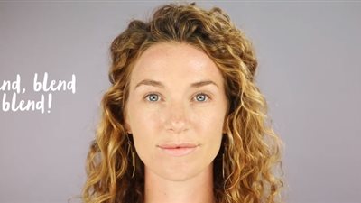 بالفيديو.. للفتيات كيف تضعين «مكياج» كاملا دون أن يلاحظك أحد