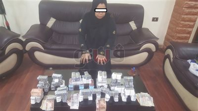 ضبط ربة منزل بحوزتها ١٤ ألف قرص مخدر في عين شمس