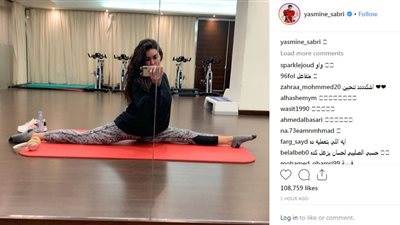 ياسمين صبري تستعرض رشاقتها بممارسة «اليوجا»