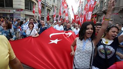 تظاهرات في تركيا احتجاجا على قانون «الزواج بالمغتصبة»