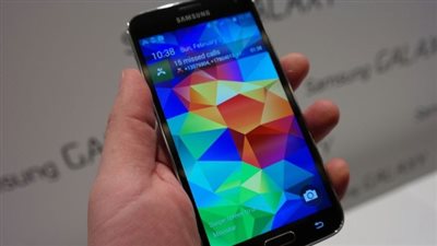 سامسونج تحدث هاتفها جالاكسي S5 بعد 3 سنوات من طرحه