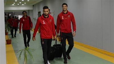 الأهلي يسافر إلى الإسكندرية استعدادا لمواجهة سموحة.. الليلة