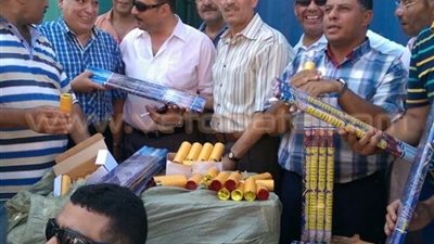 بالصور.. إحباط محاولة تهريب ألعاب نارية بجمارك الإسكندرية