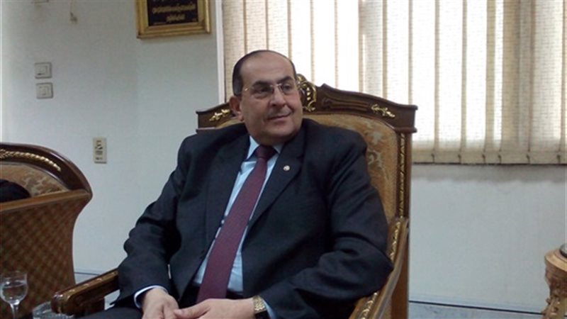 الدكتور ايمن عبد