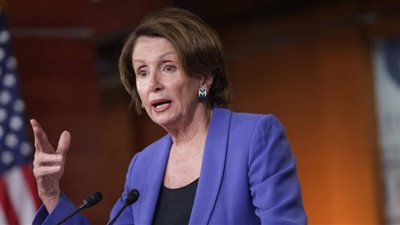 زعيمة الديمقراطيين بالكونجرس تعلن موقفها من الوضع في فنزويلا