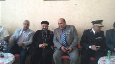 توافد المسلمين على كنائس جنوب سيناء لتهنئة الأقباط بعيد القيامة (فيديو)