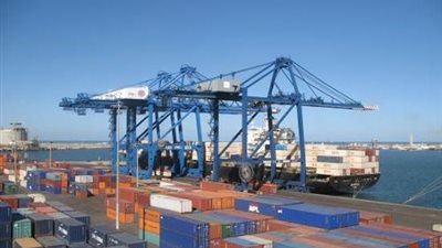 8500 طن يوريا و3 آلاف طن سماد سائل في حركة الصادر بميناء دمياط