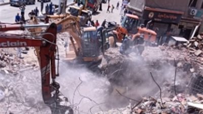 محافظ الجيزة يوجه برفع أنقاض عقار إمبابة المنهار.. وإخلاء الملاصق له