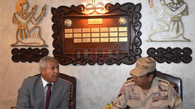محافظ أسوان يزور القطاع العسكري للتهنئة بذكرى نصر أكتوبر (فيديو)