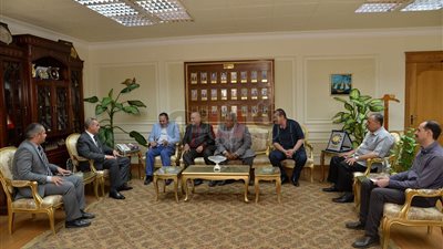 محافظ أسيوط يبحث مع رئيس 