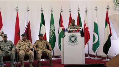 التحالف العربي يغلق المنافذ اليمنية الجوية والبحرية والبرية