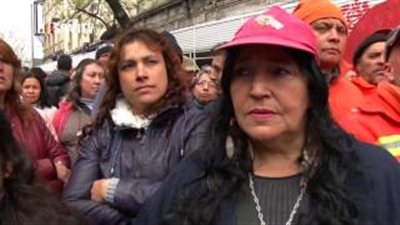 بالفيديو.. آلاف العمال يتظاهرون لتحسين الأجور في أوروجواي