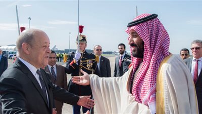 لحظة وصول ولي العهد السعودي إلى فرنسا (صور)
