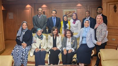 وزيرة الهجرة تبحث إطلاق مبادرة «اتكلم مصري»