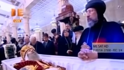 لقطات من صلاة الجنازة على جثمان الأنبا بيشوي (فيديو)