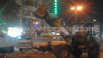 بالصور.. رفع كمية كبيرة من القمامة ومخلفات الأضاحي في الوراق
