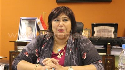 إيناس عبد الدايم: تنوع الفعاليات أسهم في الإقبال على معرض الكتاب