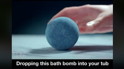 أكبر كرة استحمام فوراة في العالم (فيديو)