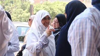 «التعليم»: لا صحة لنقص أسئلة كراسة الفيزياء