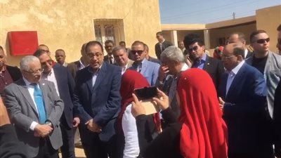 مدبولي يتفقد مدرسة الشهيد مجدي كامل بأسوان