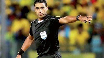 طاقم تحكيم مغربي لمباراة المصري ومونانا في الإياب
