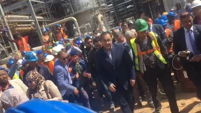 رئيس الوزراء من مصنع كيما: الأولوية لتشغيل أبناء أسوان