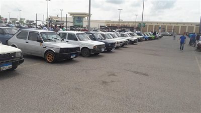 بالصور.. أكبر تجمع لسيارات «127 و128» بالإسكندرية