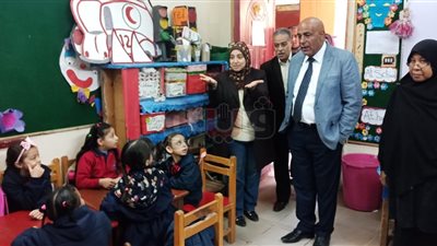 وكيل تعليم الجيزة يتفقد سير الدراسة بمدرسة يوسف جاد الله بالعمرانية (صور)