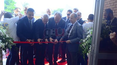 وزير التجارة والصناعة يفتتح مدرسة زين العابدين الفنية المتميزة