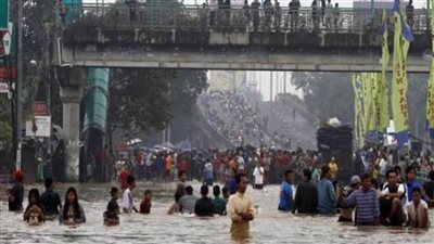 الفيضانات والانهيارات الأرضية تسفر عن مقتل 30 شخصا بإندونيسيا