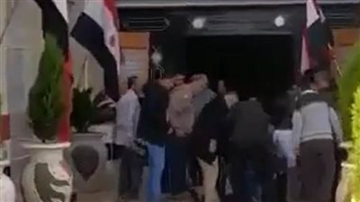 أول تعليق من كلية شريعة وقانون على تداول فيديو للأمن يعتدى على طالب| فيديو