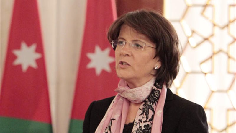  لينا مظهر عناب