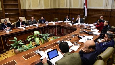 السياحة: الجمارك لا تسمح بدخول الخمور إلا بترخيص