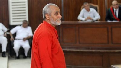 النقض تؤيد حبس بديع و25 آخرين في «إهانة القضاء»