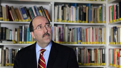 مستشار نتنياهو في مهمة لإقناع الكونجرس بنقل السفارة الأمريكية للقدس