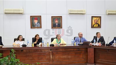 اجتماع اللجنة العلمية لتطوير المتحف المصري بالتحرير (صور)